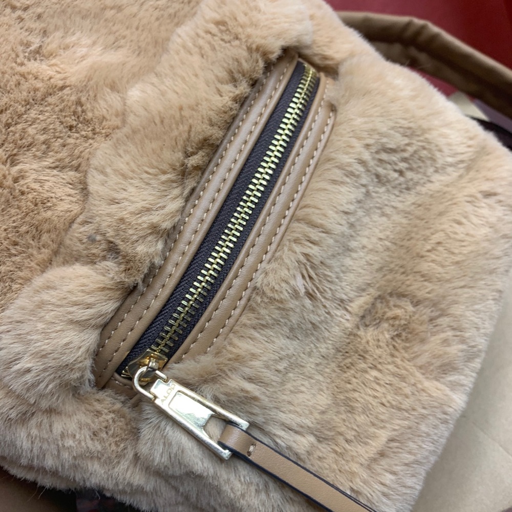 A mini backpack - Picture 4 of 6